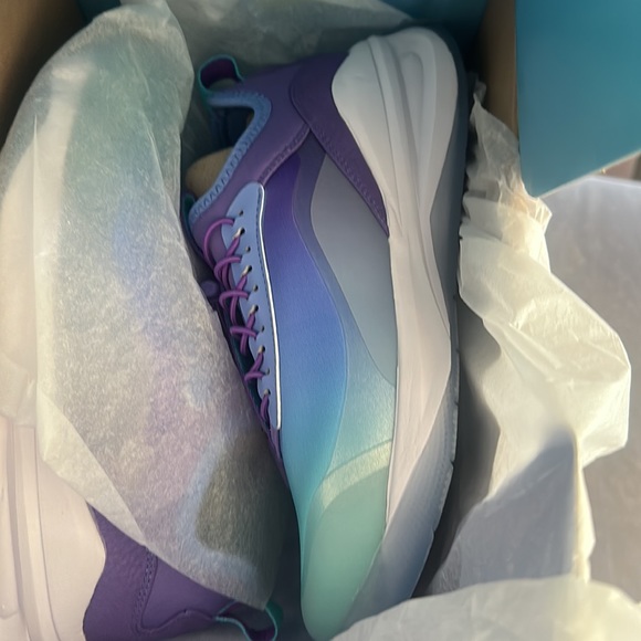 Never worn, past return date. Clove Aeros size 8 - Picture 3 of 4